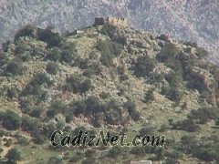 Cadiz:Esta imagen del castillo de Aznamara demuestra el interés estratégico que tenían estas edificaciones medievales